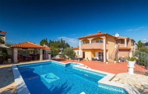 SEAMARE apartments near beach with private POOL